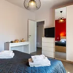 Guesthost - La Romantica - Lovely With Terrace