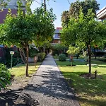 Guesthost - La Romantica - Lovely With Terrace *