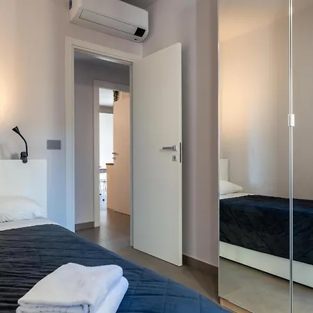 Guesthost - La Romantica - Lovely With Terrace Appartamento Giardini Naxos